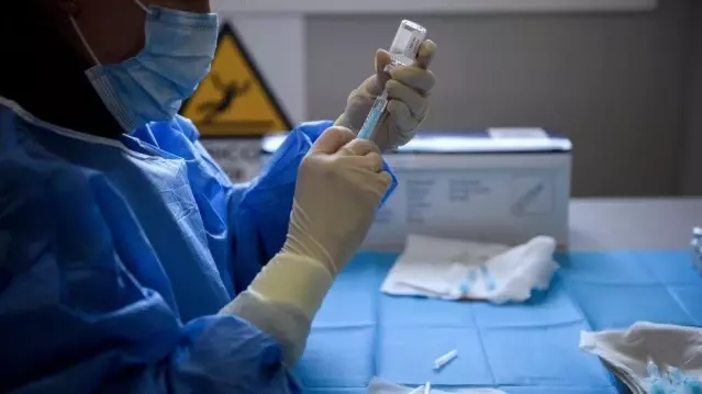 Covid aşısı: Dünyada herkesin aşılanması ne kadar sürecek? Covid aşısı: Dünyada herkesin aşılanması ne kadar sürecek?