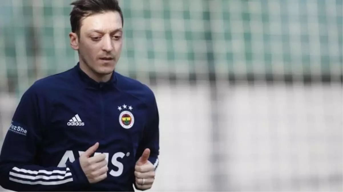 Fenerbahçe\'ye Mesut Özil müjdesi! Sahaya indi