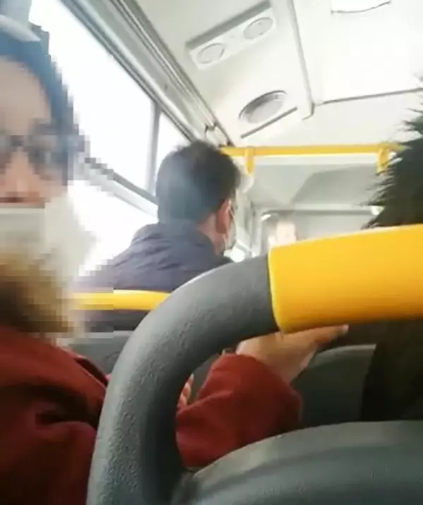 Otobüse yavaş binen hamile kadına şoförden çirkin sözler! Duyanlar sert tepki gösterdi Otobüse yavaş binen hamile kadına şoförden çirkin sözler! Duyanlar sert tepki gösterdi