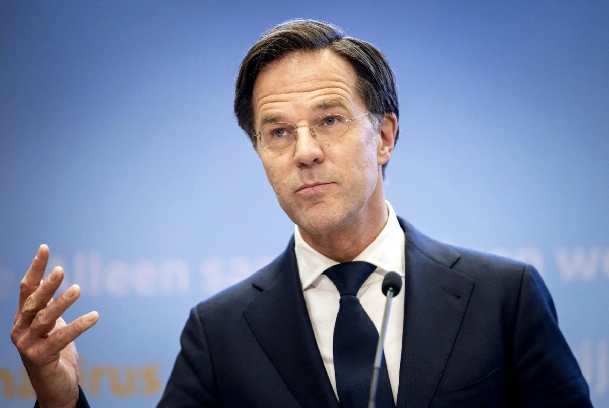 Hollanda parlamentosunun kınadığı Rutte\'nin hükümet kurma şansı azaldı