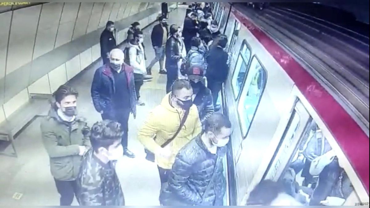 İstanbul\'da hırsızlık için çocukları kullanan "toplu taşıma çetesi" çökertildi