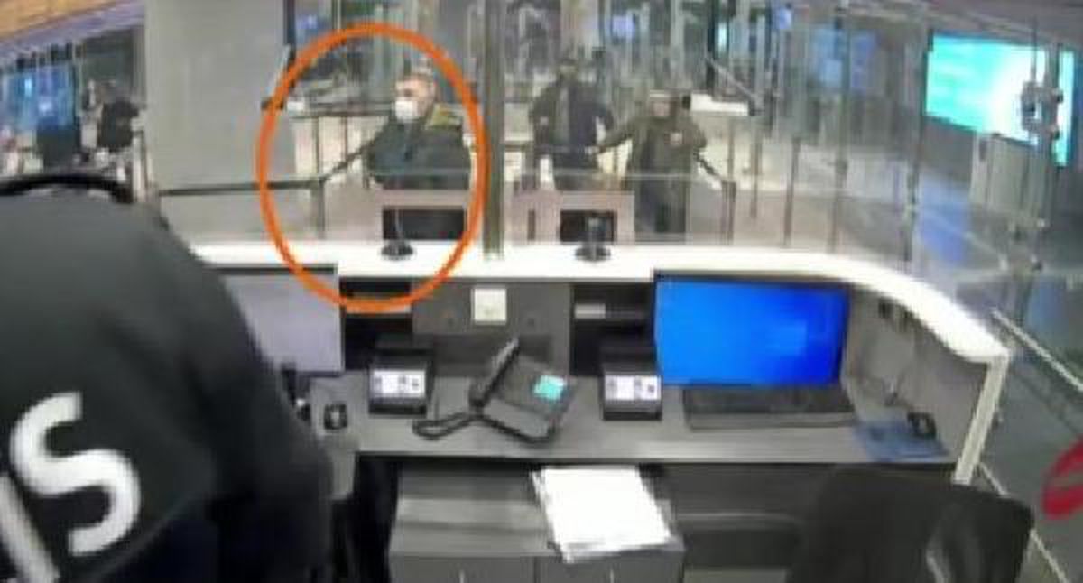 İSTANBUL HAVALİMANI\'NDA, ÇOK SAYIDA SUÇTAN ARANAN ŞÜPHELİ YAKALANDI