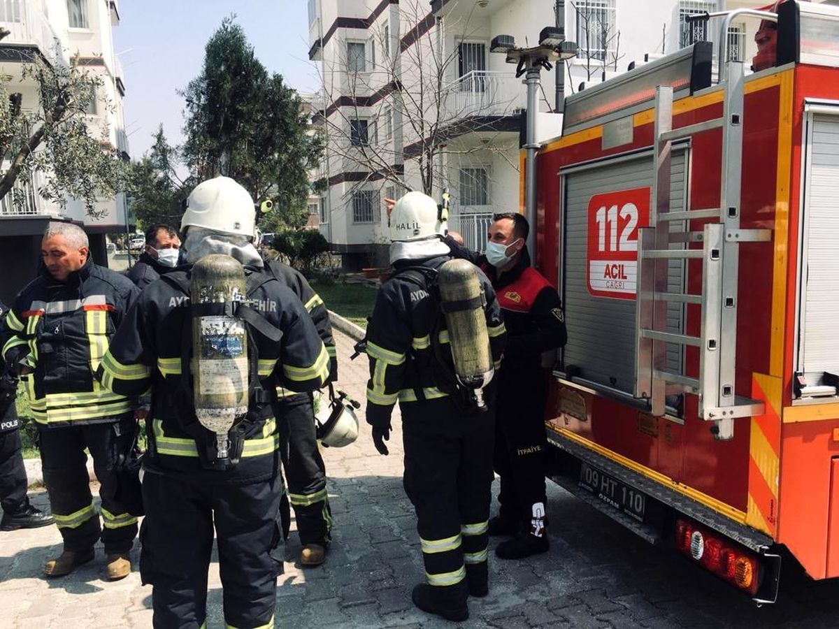 Son dakika haberleri! Kapı önüne bırakılan çöp tutuştu, doğalgaz sayacı yandı