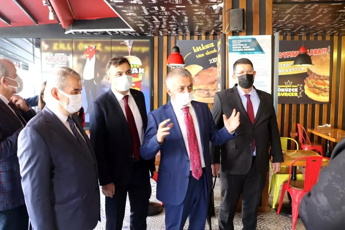 Kırmızıya dönen Antalya\'da yoğun bakım doluluk oranlarının yüzde 58