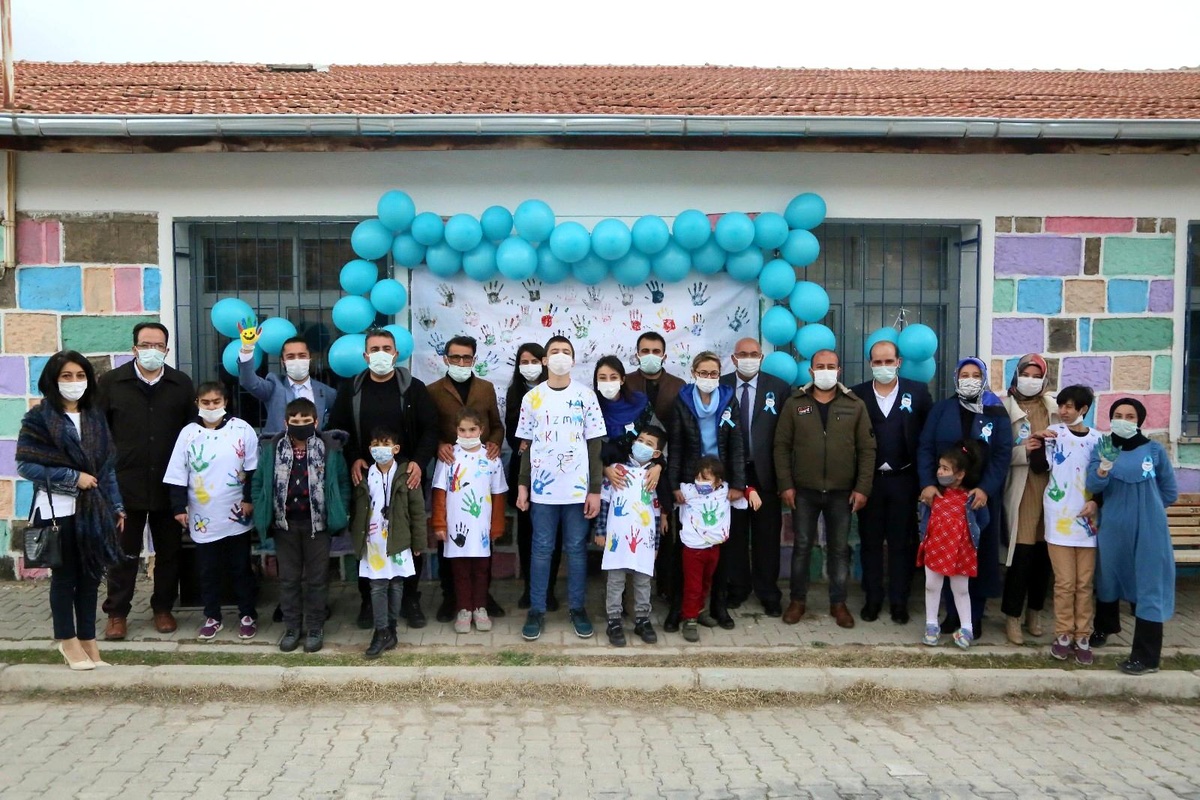 Nazmi Eren Rehabilitasyon Merkezi\'nden Otizm Farkındalık Günü etkinliği