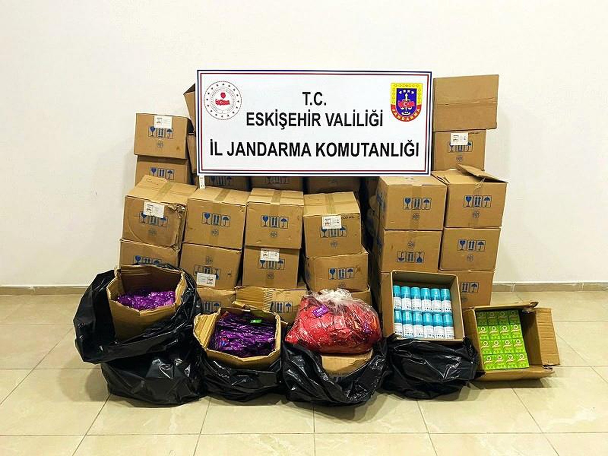 Son dakika haber... Sağlığa zararlı et ve dezenfektan bulunan depoya jandarma baskını