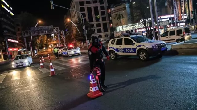 Son Dakika: Kırmızı kategorideki 58 ilde uygulanacak sokak kısıtlaması başladı Son Dakika: Kırmızı kategorideki 58 ilde uygulanacak sokak kısıtlaması başladı