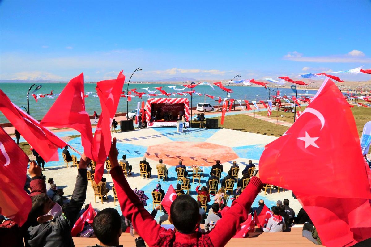 Tuşba\'da \'Kurtuluş Günü\' coşkusu
