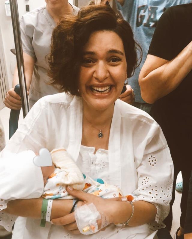 Ünlü oyuncu Bergüzar Korel, 3. kez hamile olduğunun müjdesini verdi