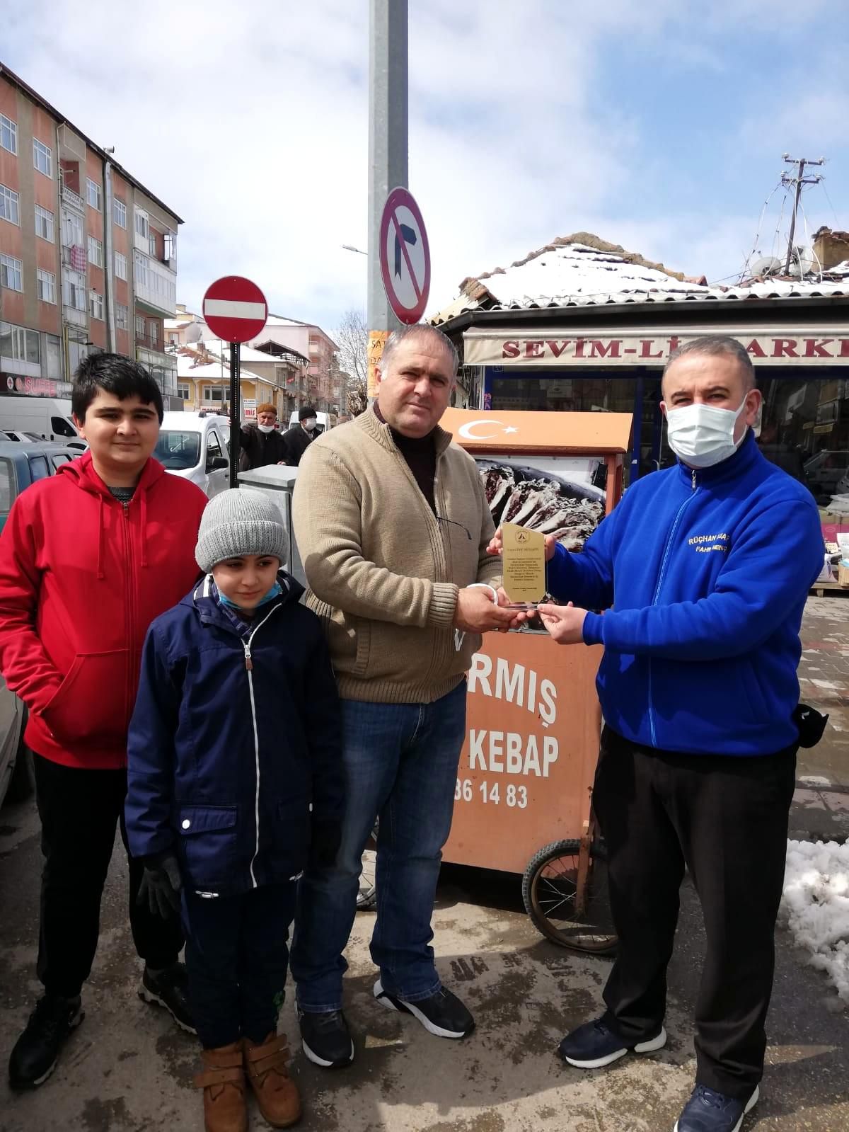 Yerköy\'de hayvanseverlere plaket