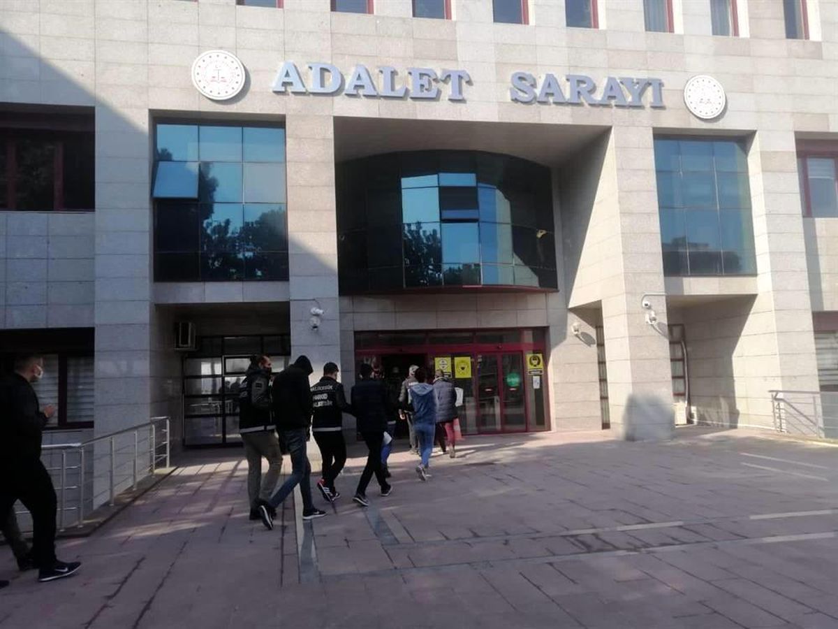 Son dakika haber | Balıkesir\'de uyuşturucu operasyonu: 8 kişi tutuklandı