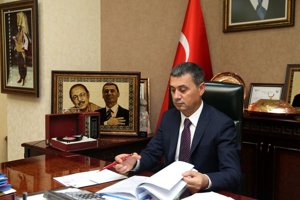 Başkan Ramazan Şimşek\'ten belediye çalışanlarına müjde