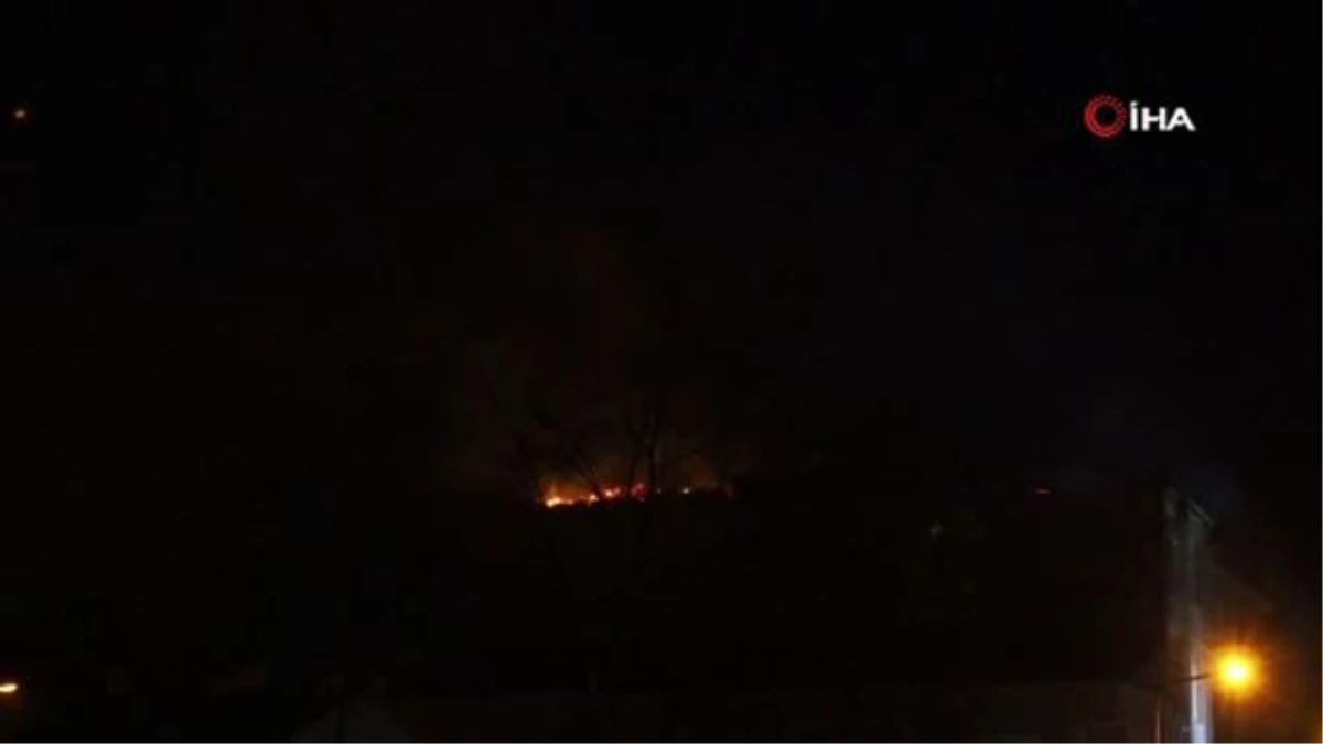 Son dakika haberleri | Çatı yangını apartmandakileri sokağa döktü