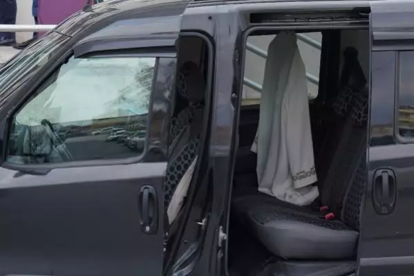 Cübbeli Ahmet'in kızını evlendirdiği düğünde koronavirüs tedbirleri hiçe sayıldı Cübbeli Ahmet'in kızını evlendirdiği düğünde koronavirüs tedbirleri hiçe sayıldı