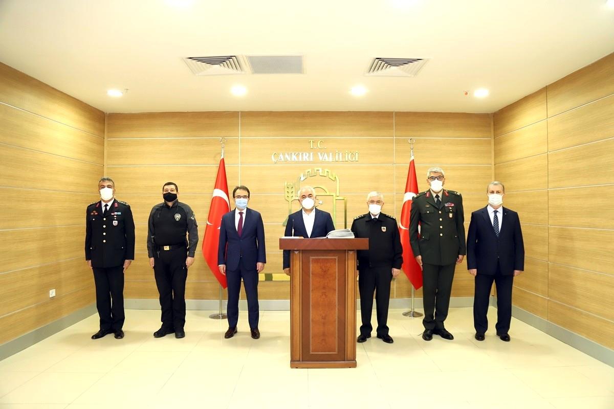 İçişleri Bakan Yardımcısı Ersoy ve Orgeneral Çetin, Vali Ayaz\'ı ziyaret etti