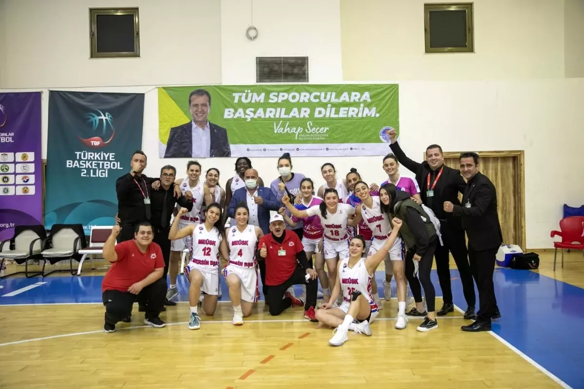 MEÜ Mersin Büyükşehir Belediyesi Kadın Basketbol Takımı, play-off\'a bir adım daha yaklaştı