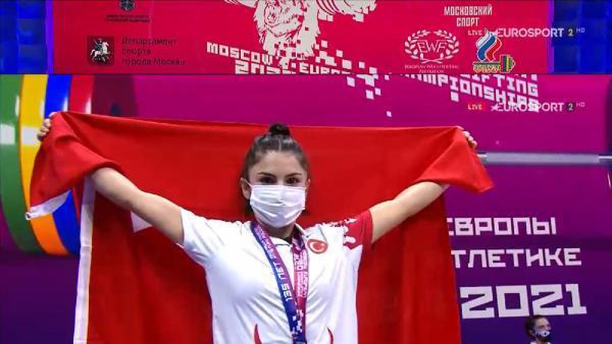 Milli halterci Melisa Güneş\'ten 1 gümüş 2 bronz madalya