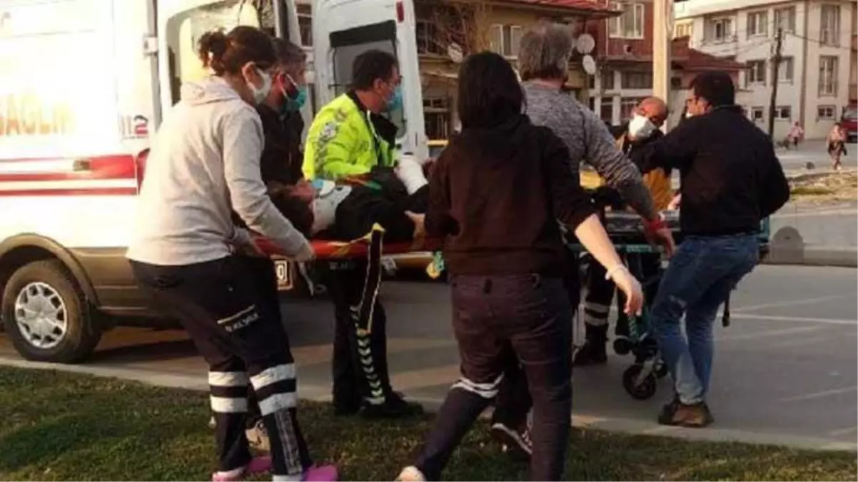 Arabanın önüne atlayan şahıs, \'Ben daha ölmedim mi\' dedi, başka bir otomobilin önüne daha atladı