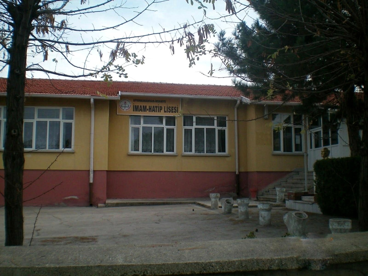 4 öğretmenin korona testi pozitif çıkınca yüz yüze eğitime ara verildi