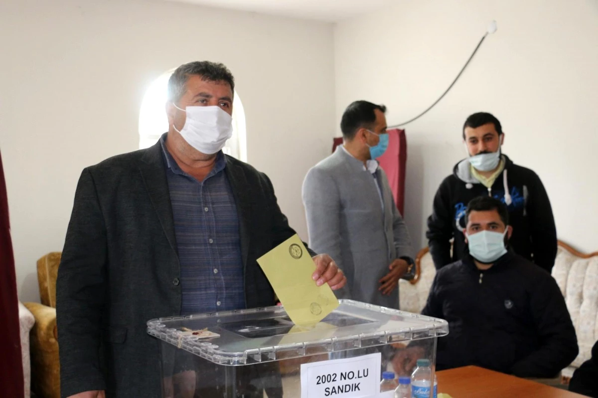 Elazığ\'da bir köy mahalle olmak için referanduma gitti