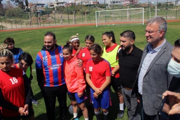 SPOR Hasan Şaş'tan kadın futbolculara antrenörlük sözü