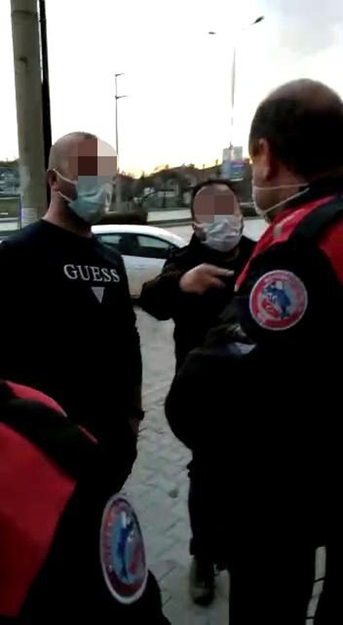 Son dakika haberi: Hastanede polislere saldıran alkollü doktor ve ilaç mümessili serbest bırakıldı