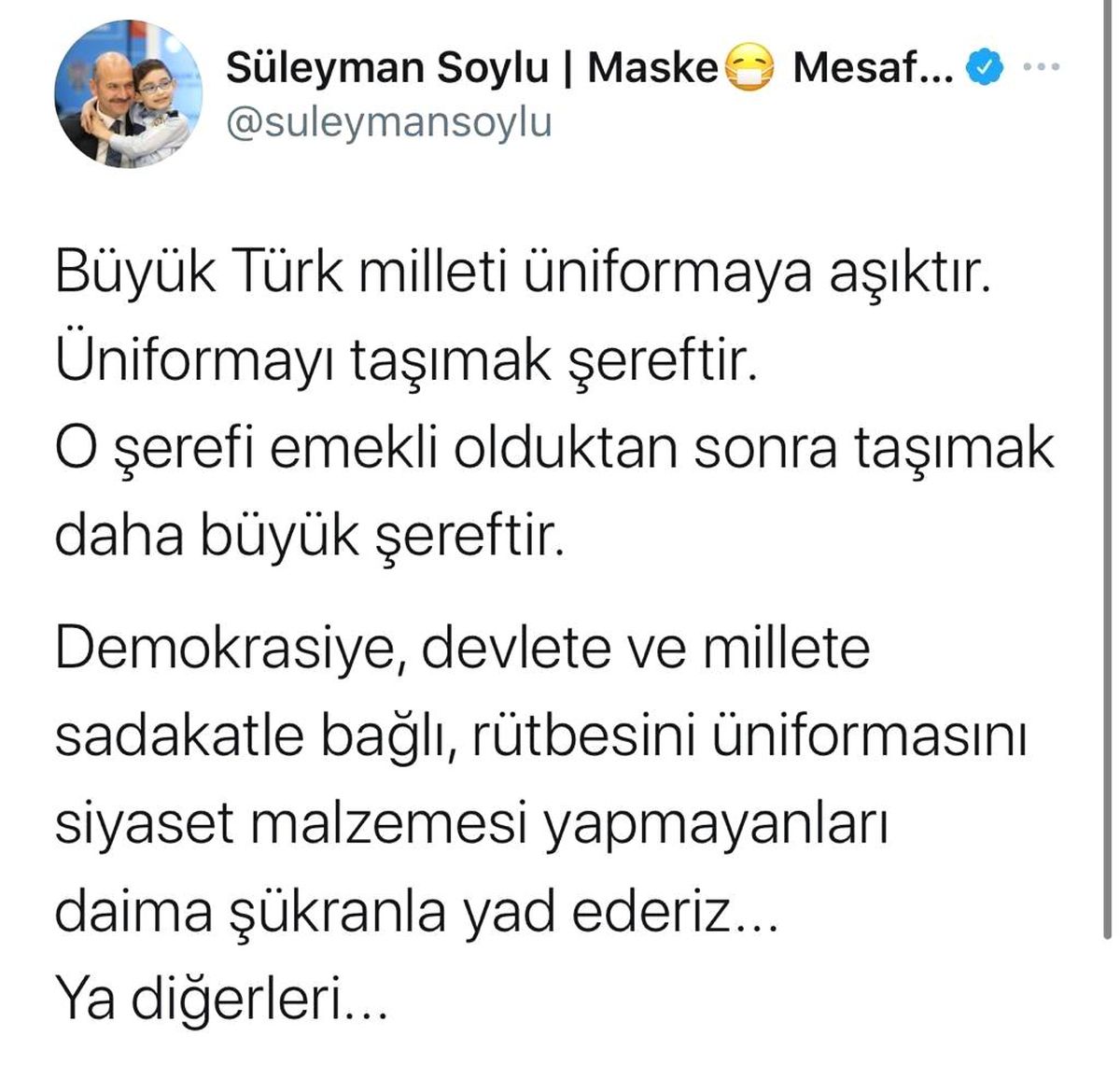 Son dakika haber... İçişleri Bakanı Soylu: "Rütbesini üniformasını siyaset malzemesi yapmayanları daima şükranla yad ederiz"
