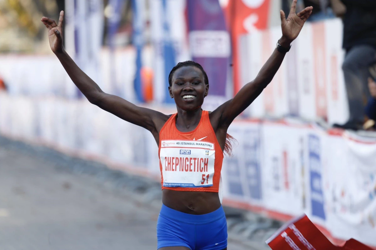 İstanbul Yarı Maratonu\'nda Ruth Chepngetich dünya rekoru kırdı, Türkiye de tarihe geçti