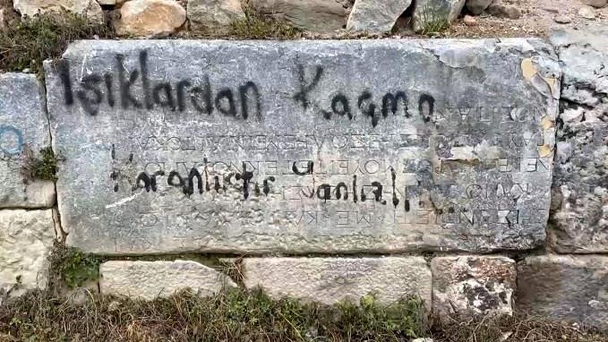 İznik\'te tarihe saygısızlık