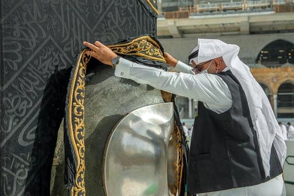 Kabe örtüsünün bakım çalışmaları başladı