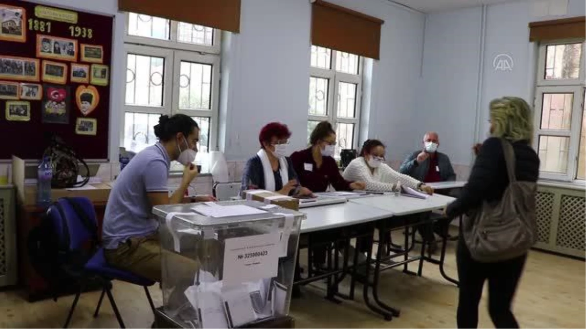 KIRKLARELİ/EDİRNE/TEKİRDAĞ - Trakya\'da yaşayan çifte vatandaşlar Bulgaristan\'daki genel seçimler için oylarını kullandı
