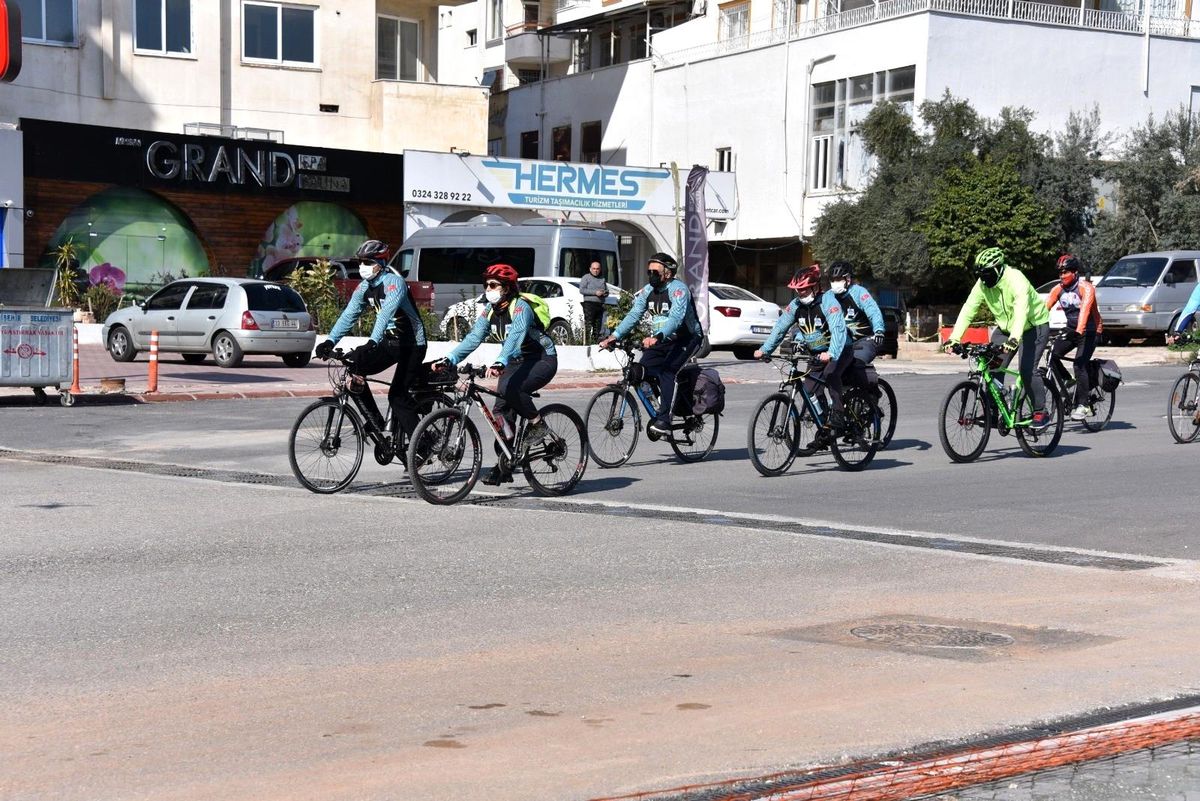 Mersin\'de yağmursuyu şebeke ve ızgara giderleri temizlenerek yenileniyor