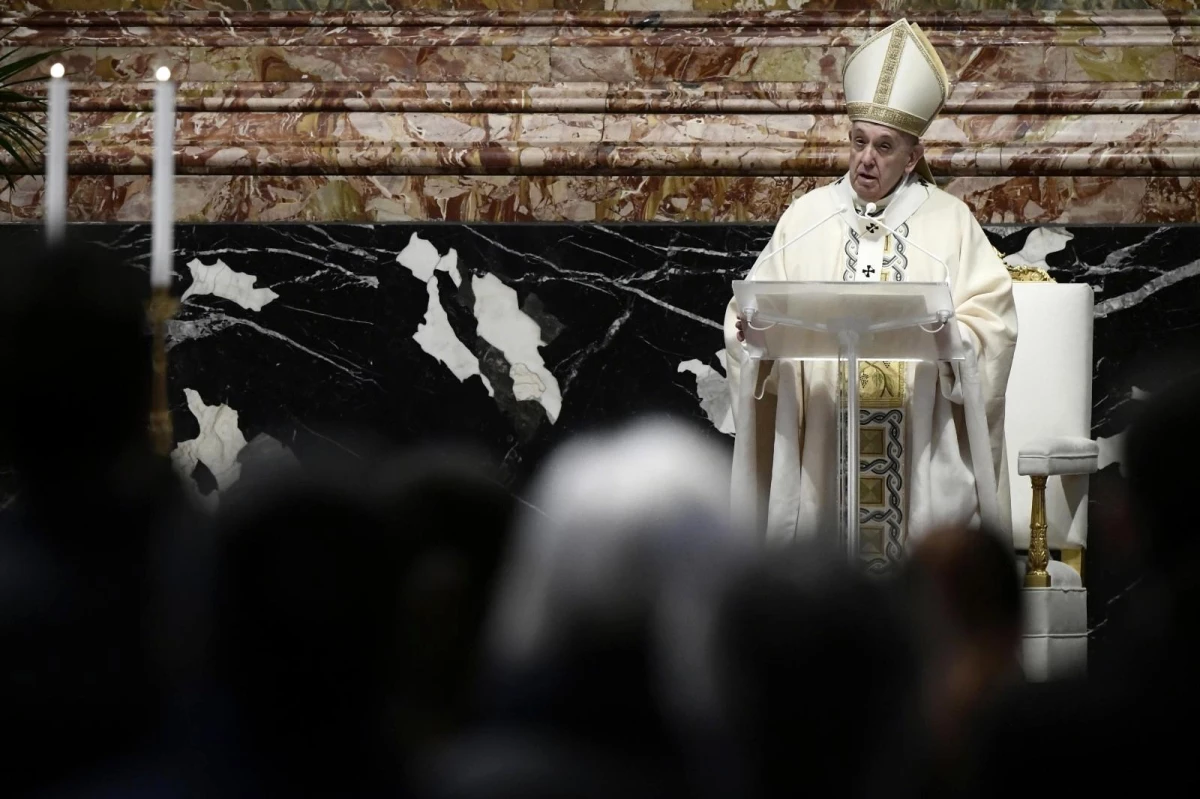 Papa: "Pandemide yaşanan yoksulluğa rağmen silahlara para yatırmak skandaldır"