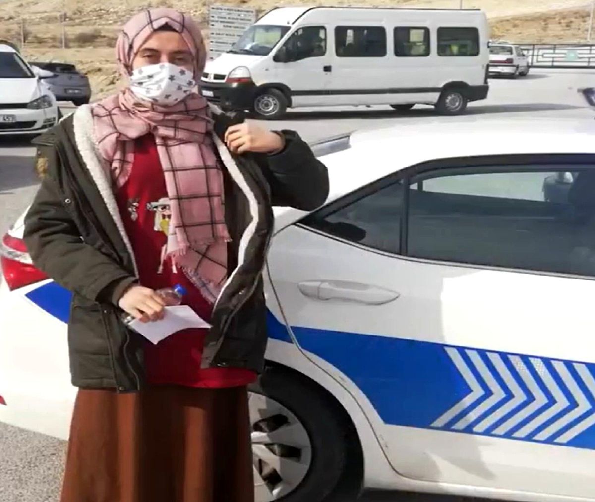 Sınava geç kalan öğrencinin yardımına polis yetişti