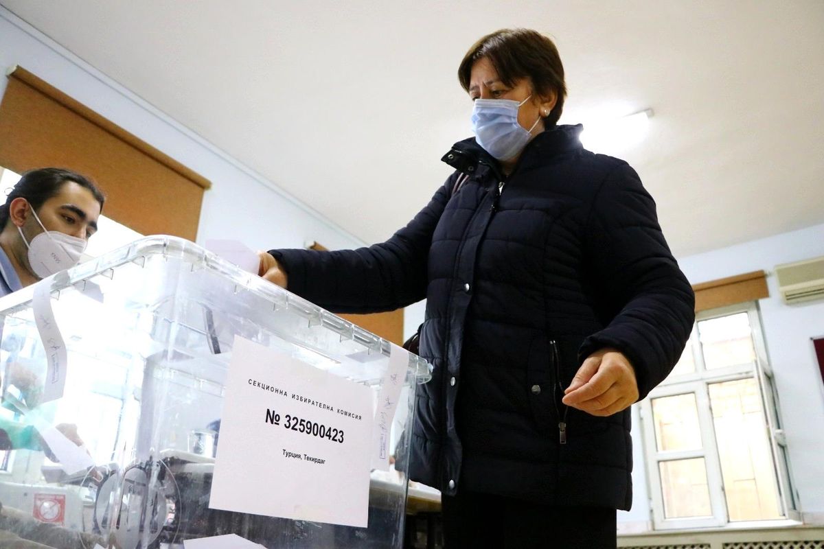 Trakya\'daki çifte vatandaşlar Bulgaristan Seçimleri için sandık başında