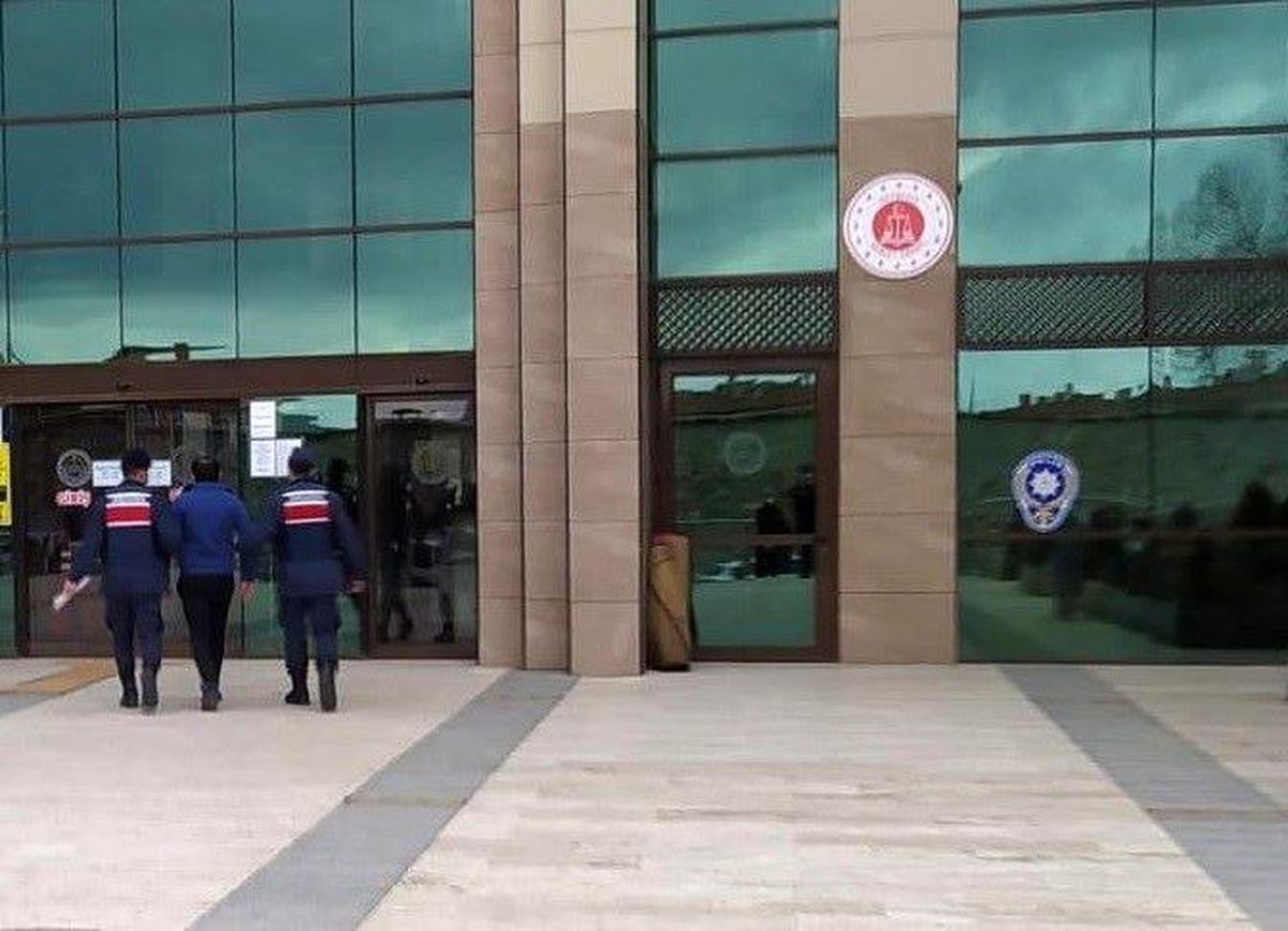 Son dakika 3. sayfa: Acıgöl\'de 2 yıl 13 ay hapis cezası ile aranan firari yakalandı
