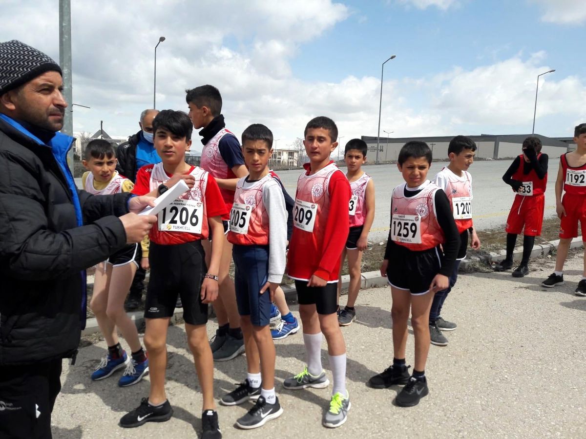 Ağrılı Atletler Yarı Finalde