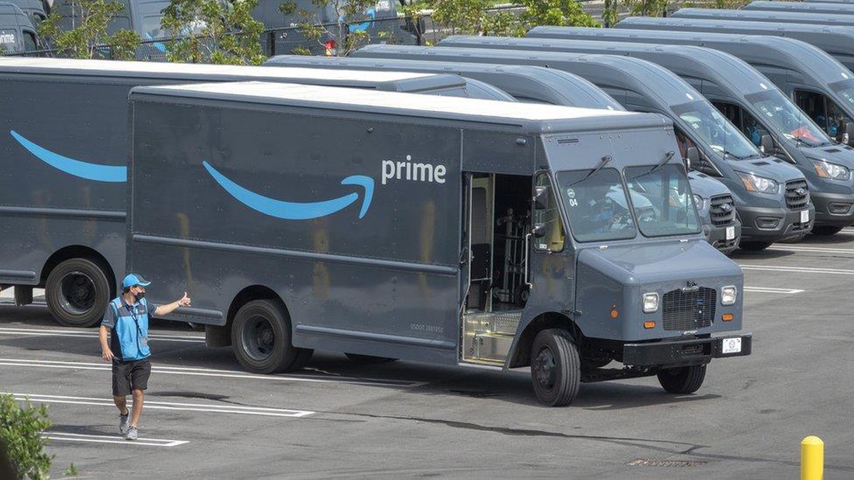Amazon bazı şöförlerinin idrarını şişelere yapmak zorunda kaldığını kabul etti