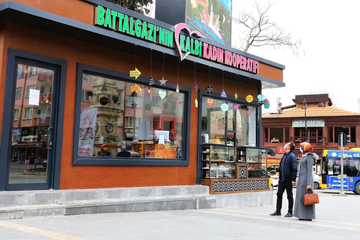 Battalgazi\'nin Kalbi Kadın Kooperatifi Kafe Market büyük ilgi görüyor