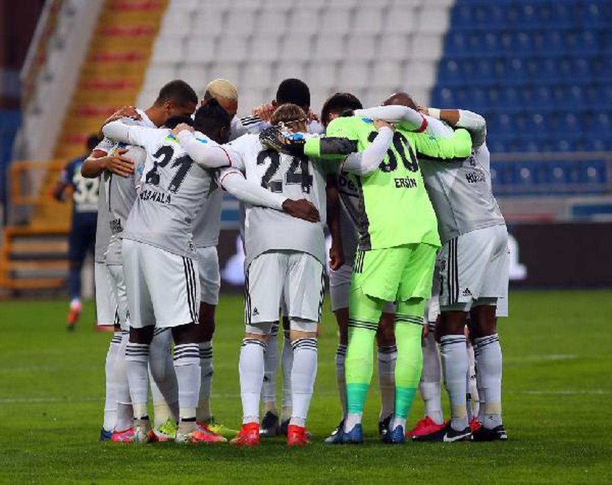 Beşiktaş kaybetmesine rağmen liderliği bırakmadı