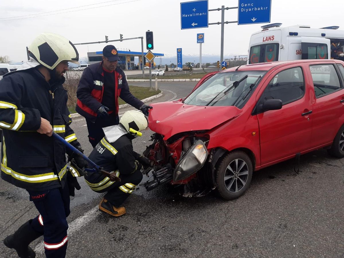 Son Dakika | Bingöl\'de trafik kazası: 5 yaralı
