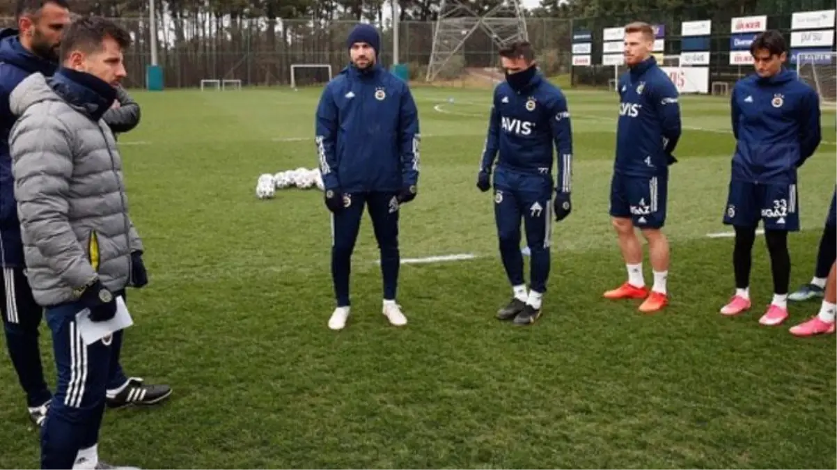 Emre Belözoğlu, Denizlispor karşılaşması öncesi takımı topladı ve galibiyet sözü aldı