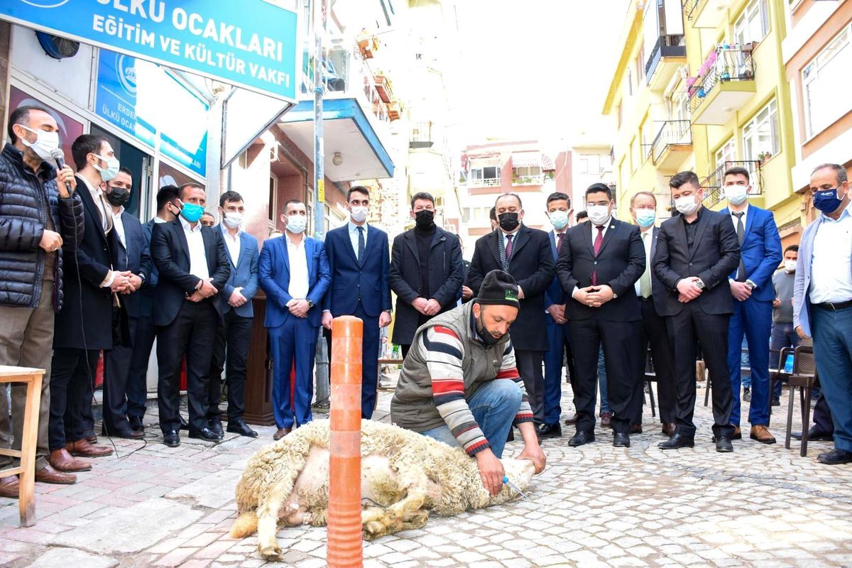 Erdek Ülkü Ocakları açıldı