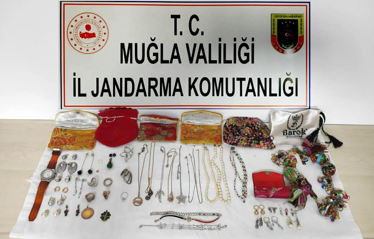 Ev temizliğine gitti, 200 bin liralık mücevher çaldı