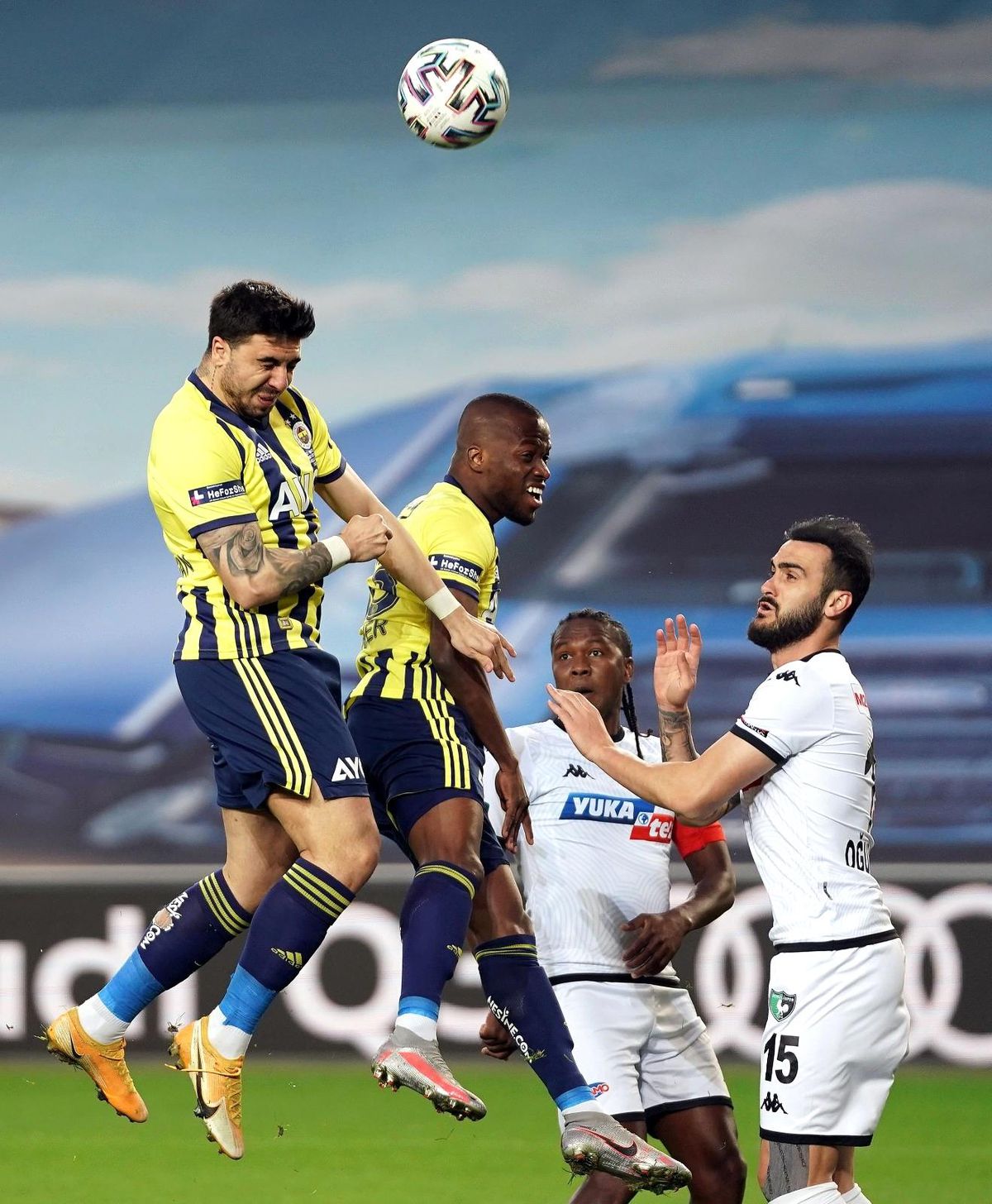 Fenerbahçe\'de ilk 11\'de 3 değişiklik