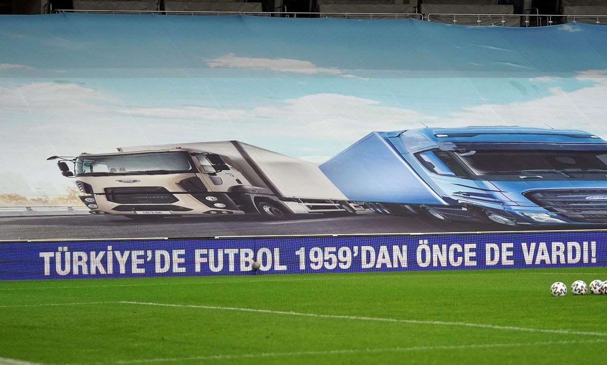 Fenerbahçe\'den maç esnasında 1959 öncesi paylaşımı