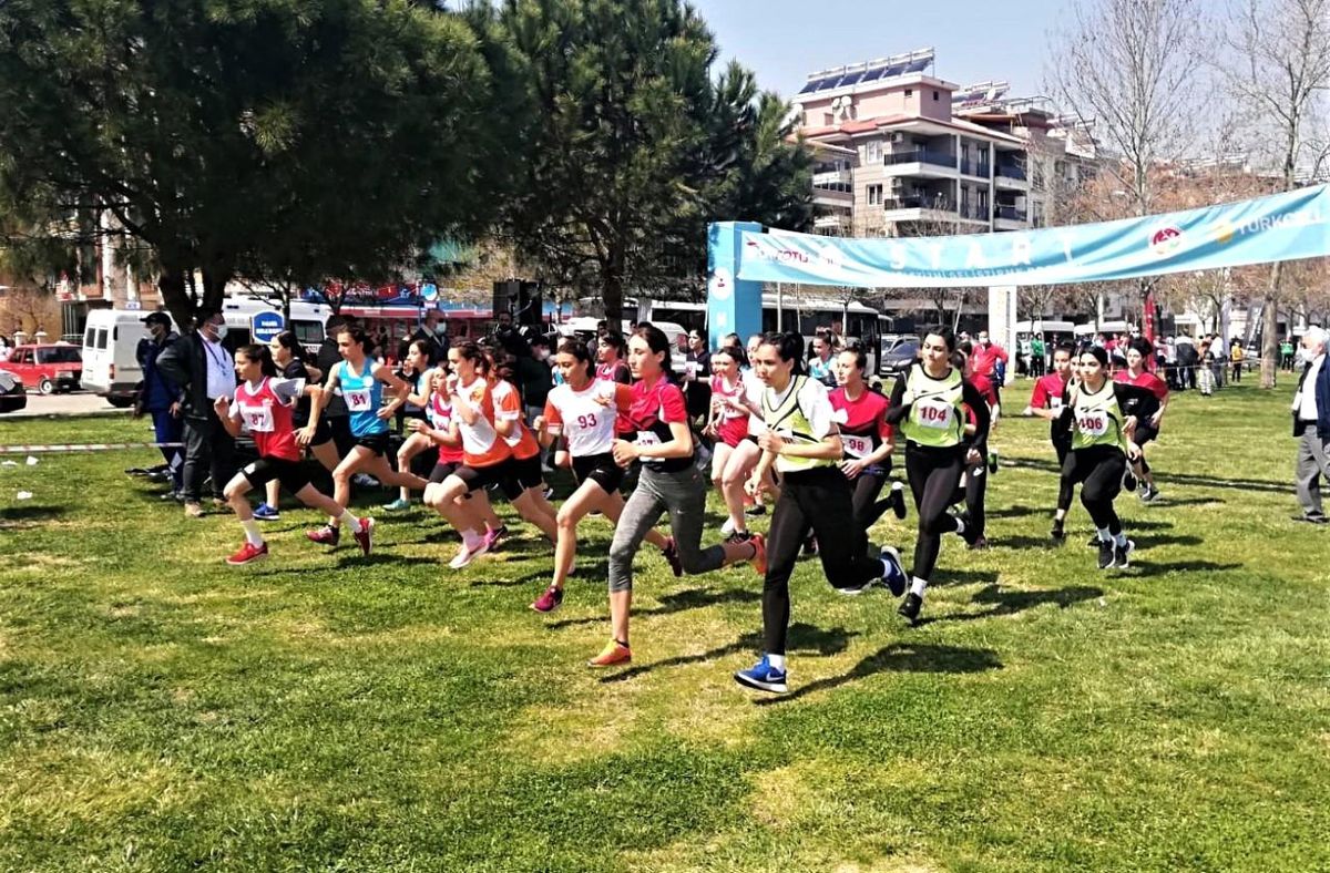 Genç krosçular Manisa\'dan madalya ile döndüler