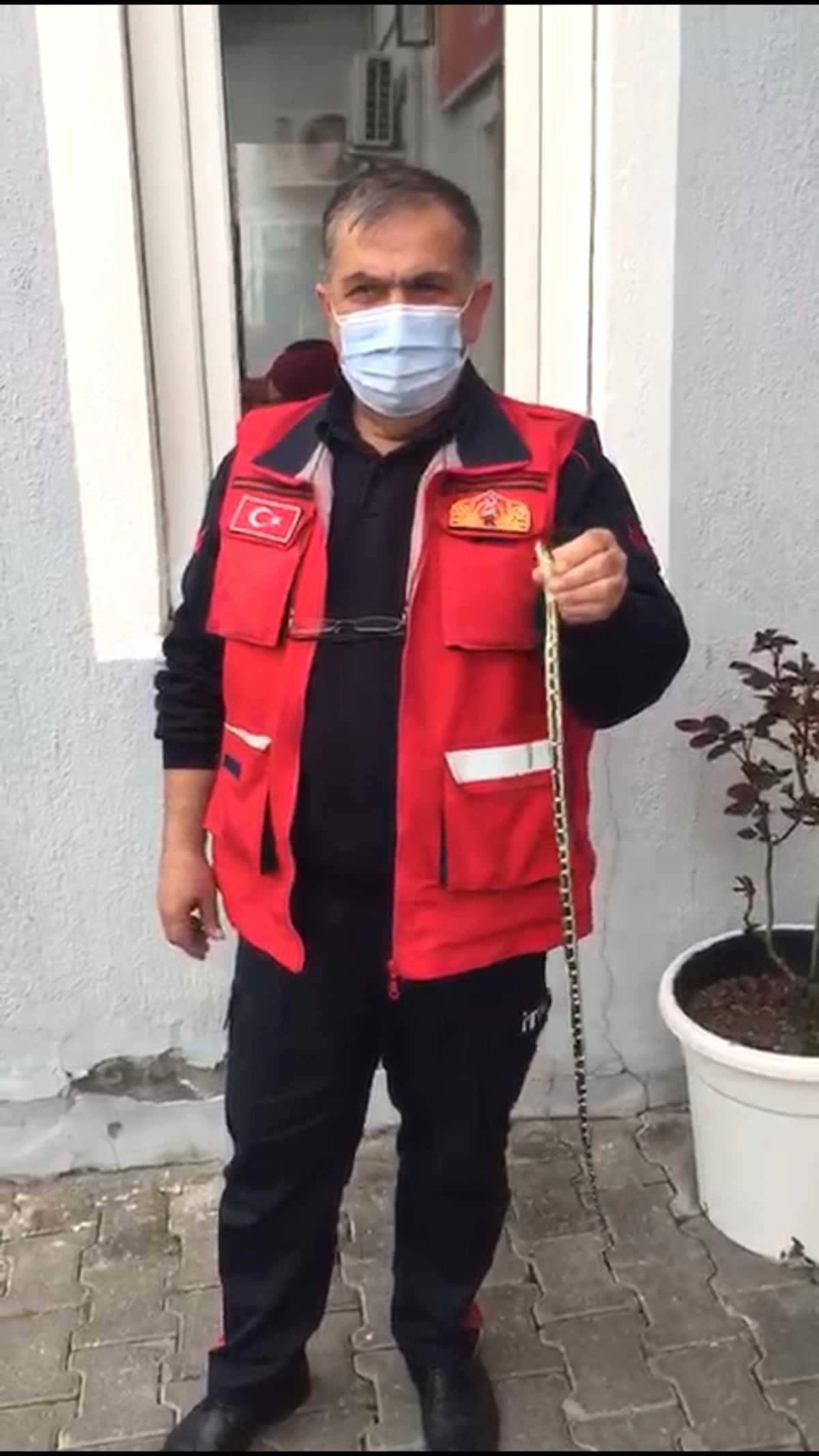 Son dakika haberleri | Isparta\'da itfaiyeden yılan operasyonu