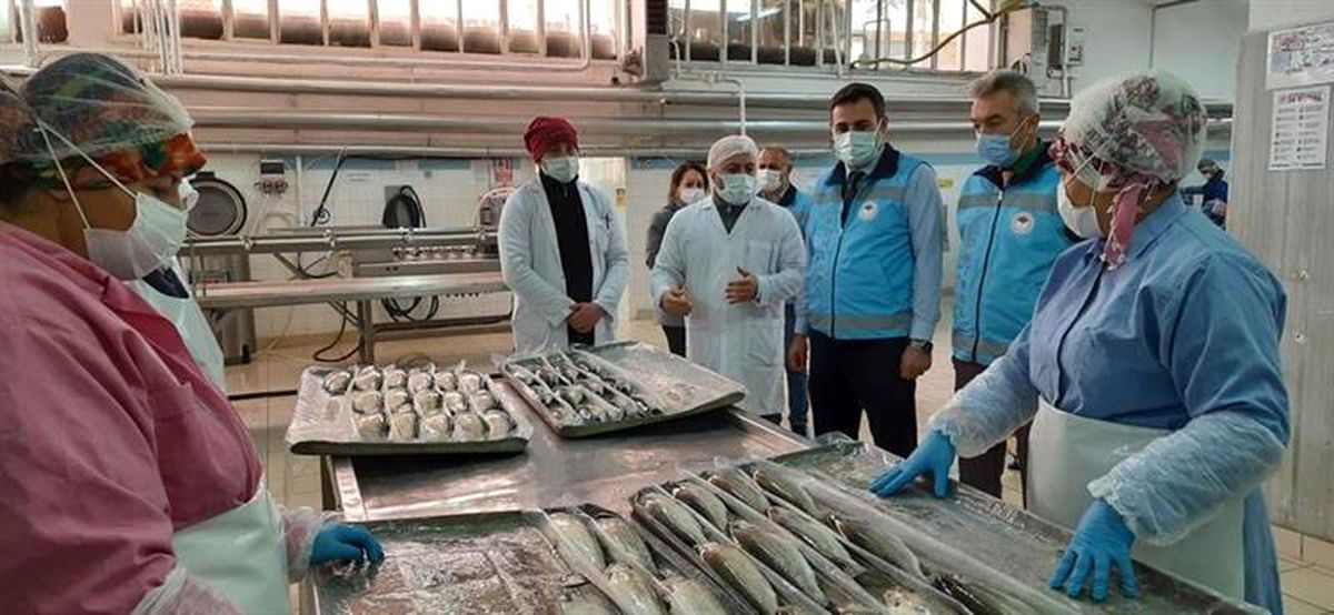 Isparta\'da su ürünleri av yasağına uymayan 2 işletmeye 10 bin 910 TL ceza