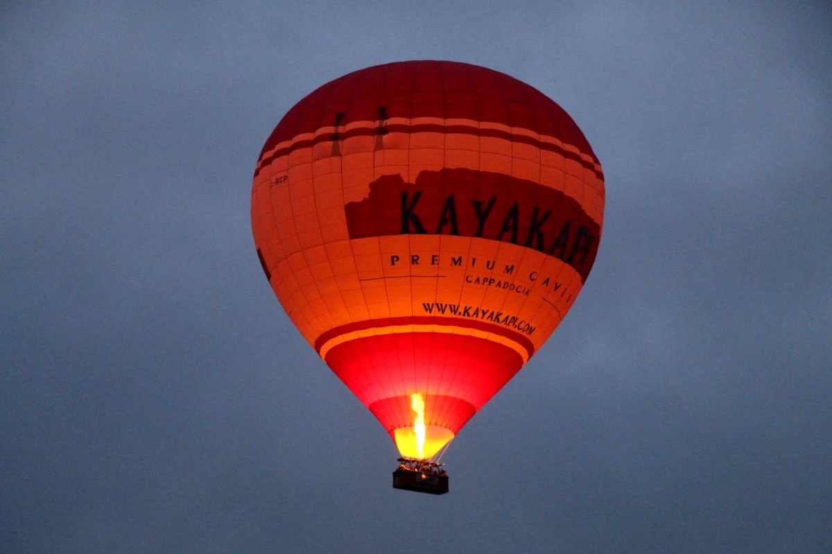 Kapadokya\'da sıcak hava balon turları rüzgar nedeniyle 3 gündür yapılamıyor